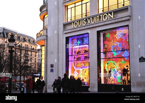 luxury shops in champs élysées